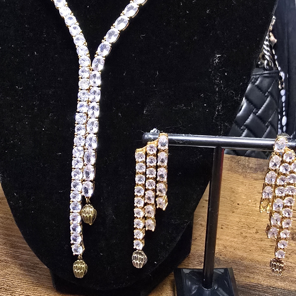 Elegant Kurt Geiger Eagle Crystal Tennis Y Necklace And Earring Set